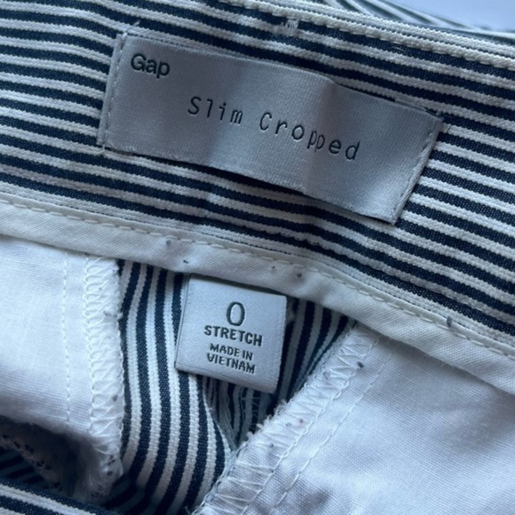 Gap • White Navy Railroad Stripe Slim Crop Pants - Picture 4 of 6